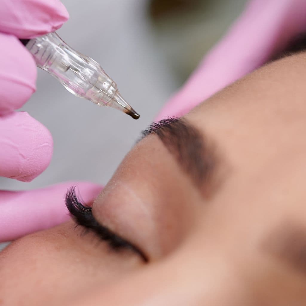 Microblading: Schöne Augenbrauen im Handumdrehen